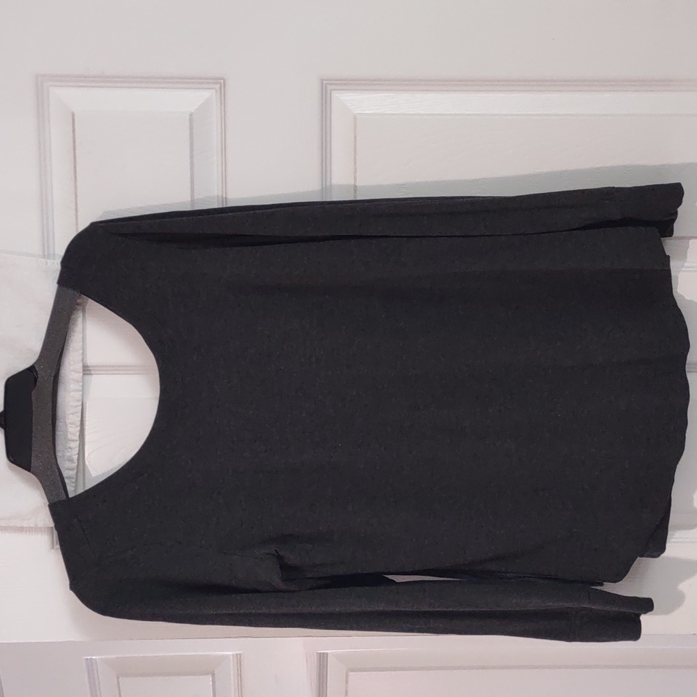 cabi 4007 Around the Clock sweat/tee with cross back . Charcoal size medium